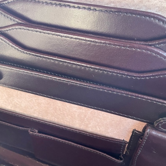 Vintage  genuine Leather Briefcase old school Brown has lock hard case - Picture 9 of 10